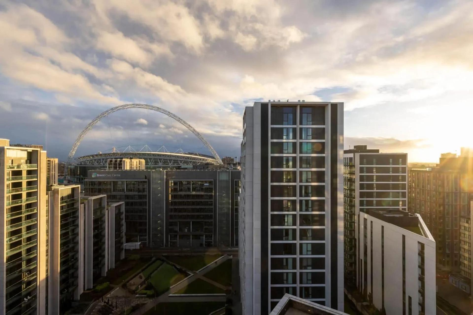 Botanical-Inspired Apartments At Repton Gardens Right In The Heart Of Wembley Park Лондон Екстер'єр фото